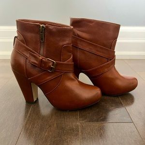Madden Girl Leather Ankle Boots, size 5.5